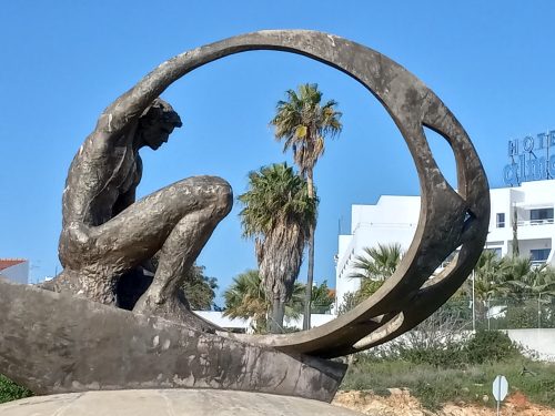 Statue near Fishermans Beach, Albufeira PT